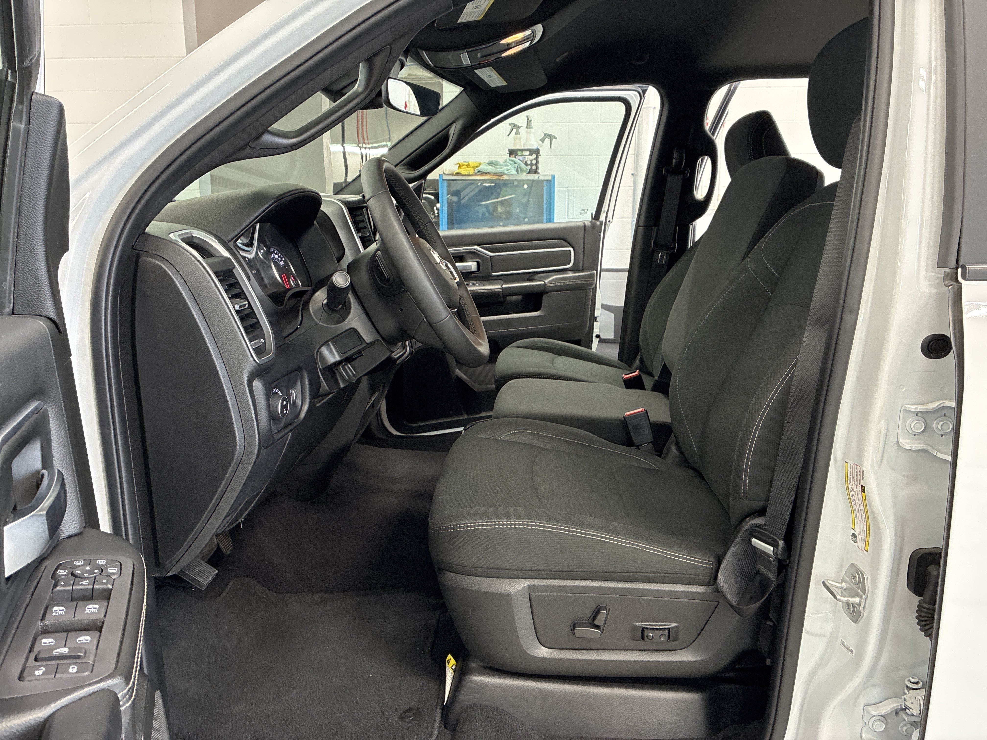 Certified 2025 RAM 2500 Big Horn AWD/4WD image 15