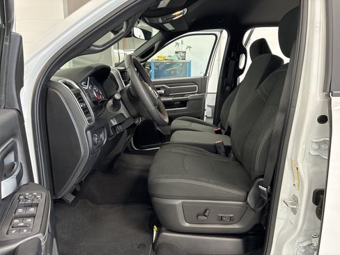 Used 2025 RAM 2500 4x4 Crew Cab image 15