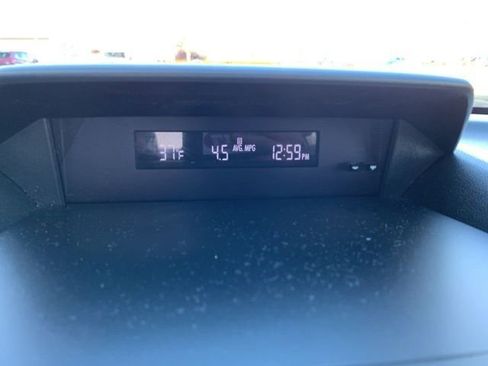 Used 2017 Subaru Impreza 2.0i Premium image 18