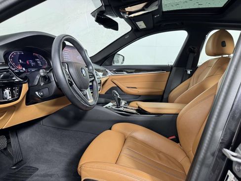 Used 2023 BMW 530i xDrive 530i xDrive w/ Convenience Package image 4