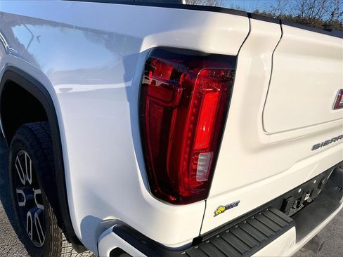 Used 2023 GMC Sierra 1500 AT4 w/ AT4 Premium Package image 32