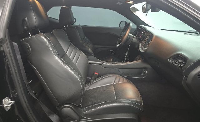 Used 2016 Dodge Challenger SRT Hellcat RWD image 6