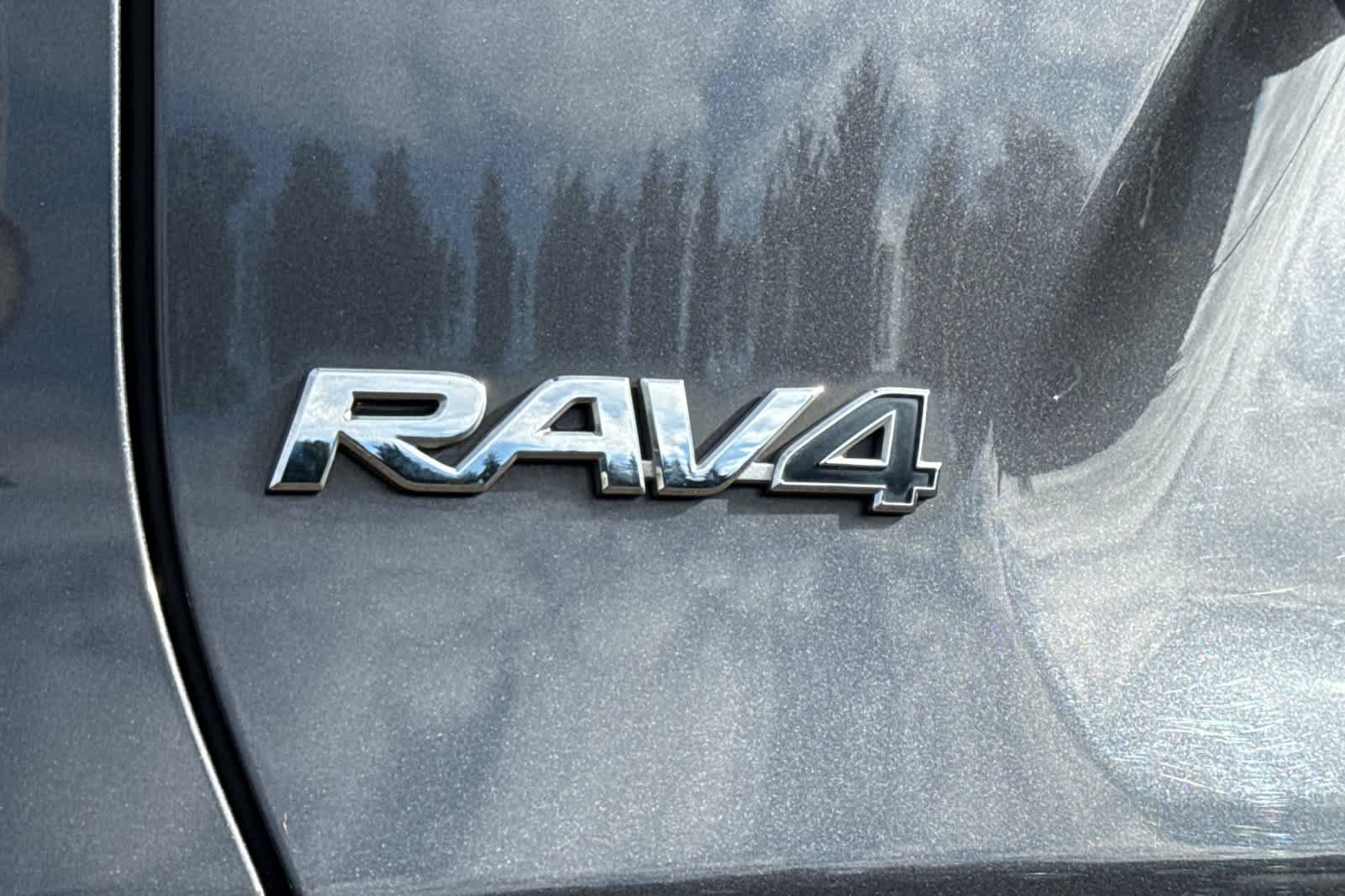 Used 2020 Toyota RAV4 XLE w/ Convenience Package AWD/4WD image 28
