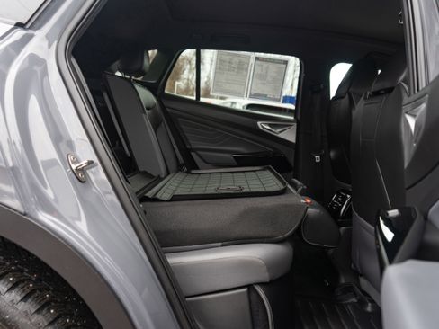 Used 2023 Volkswagen ID.4 Pro S image 24