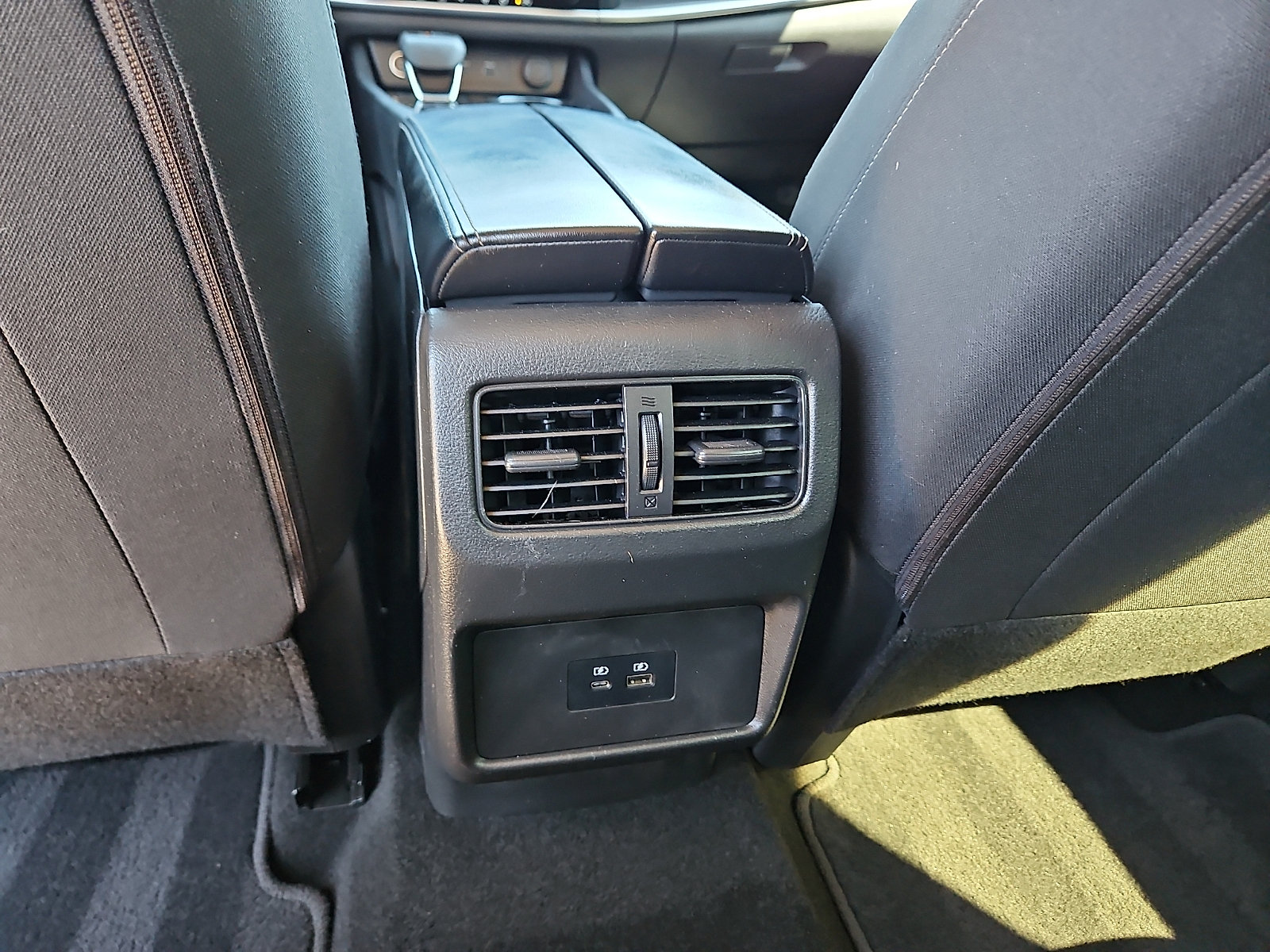 Used 2023 Nissan Rogue SV FWD image 8