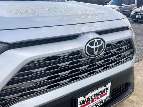 Used 2025 Toyota RAV4 Limited image 35