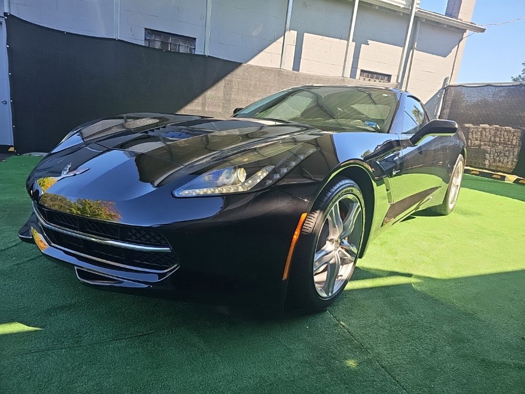 Used 2017 Chevrolet Corvette Stingray Coupe w/ 1LT RWD image 8