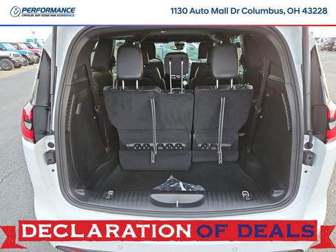 New 2026 Chrysler Pacifica Select w/ S Appearance Package image 11