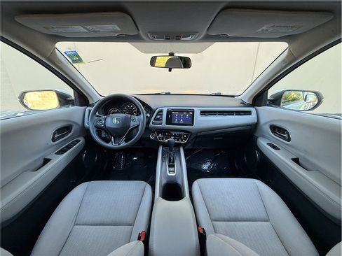 Used 2016 Honda HR-V EX image 9