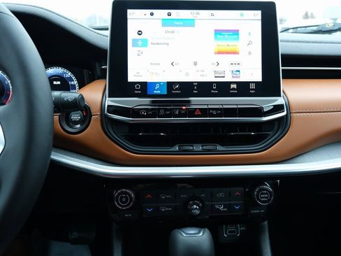 Used 2024 Jeep Compass Limited w/ Elite Group image 18