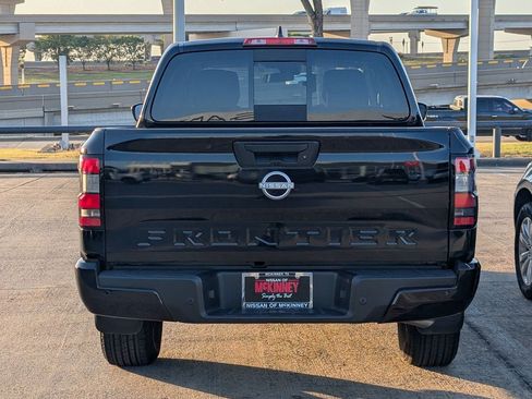 Used 2025 Nissan Frontier SV RWD image 5