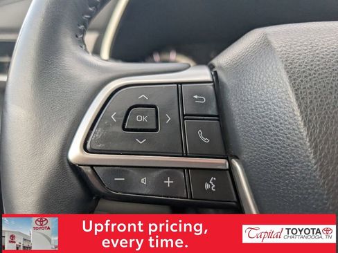 Used 2023 Toyota Highlander XLE image 17
