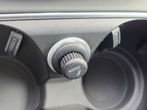 Used 2022 Porsche Cayenne Platinum Edition image 25