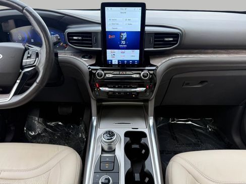 Used 2022 Ford Explorer Platinum w/ Equipment Group 601A image 39