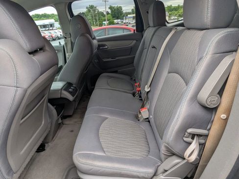 Used 2015 Chevrolet Traverse LS AWD/4WD image 11