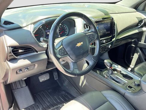 Used 2023 Chevrolet Traverse RS AWD/4WD image 9