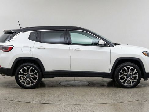 Used 2025 Jeep Compass Trailhawk AWD/4WD image 11