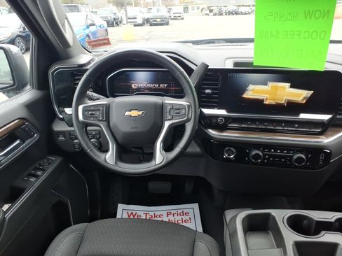 Used 2023 Chevrolet Silverado 1500 LT AWD/4WD image 9