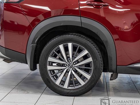 Used 2022 Nissan Pathfinder Platinum w/ Cargo Package image 10