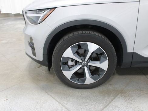 Used 2024 Volvo XC40 B5 Plus w/ Protection Package Premier AWD/4WD image 35