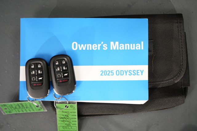 Used 2025 Honda Odyssey EX-L image 54