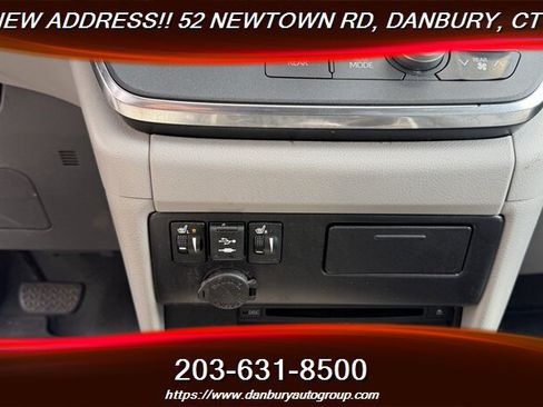 Used 2019 Toyota Sienna XLE Premium AWD/4WD image 24