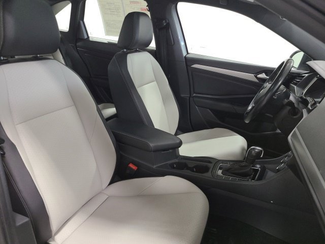 Used 2021 Volkswagen Jetta R-Line FWD image 16