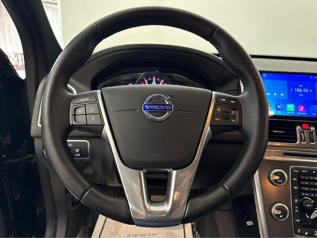 Used 2016 Volvo XC60 T6 w/ Climate Package AWD/4WD image 17
