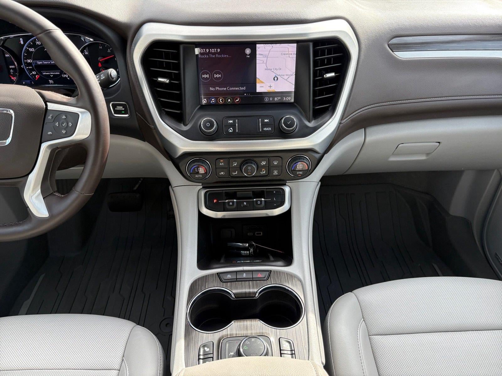 Used 2023 GMC Acadia SLT w/ Technology Package AWD/4WD image 11