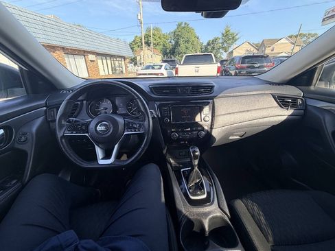 Used 2019 Nissan Rogue SV AWD/4WD image 17