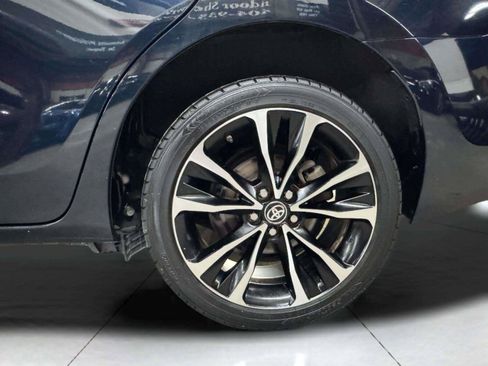 Used 2018 Toyota Corolla SE FWD image 40