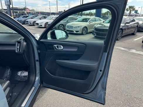 Used 2021 Volvo XC40 P8 Recharge w/ Advanced Package image 47