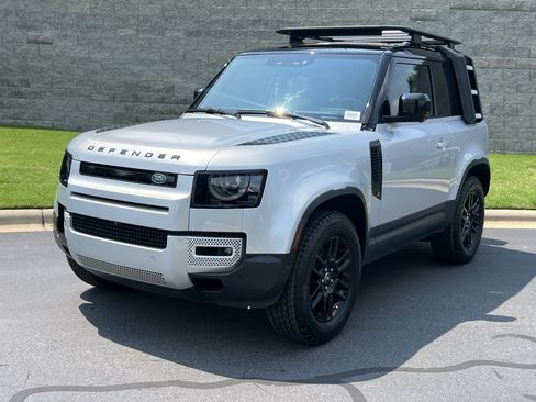 Used 2021 Land Rover Defender 90 S AWD/4WD image 2
