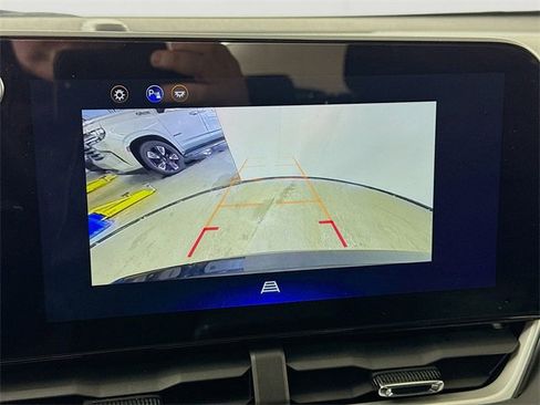 Used 2025 Chevrolet Equinox LT image 16