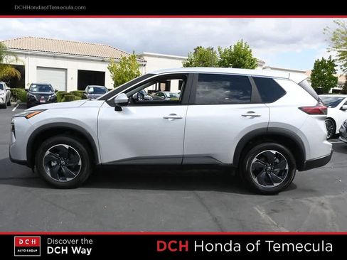 Used 2025 Nissan Rogue SV FWD image 4