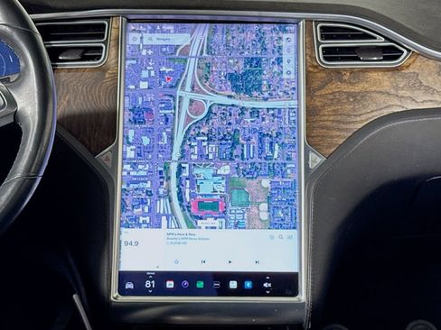 Used 2017 Tesla Model X 90D image 16