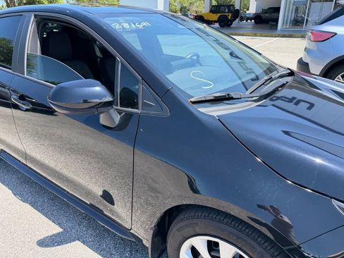 Used 2025 Toyota Corolla LE FWD image 14