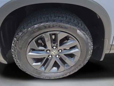 Used 2025 Honda Ridgeline Sport image 37