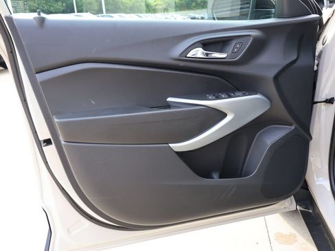 New 2026 Chevrolet Trax RS w/ Sunroof Package FWD image 10
