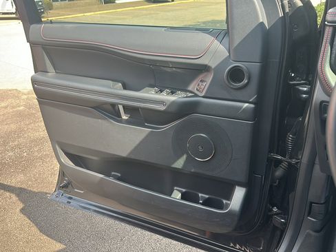 Used 2023 Ford Expedition Limited RWD image 22