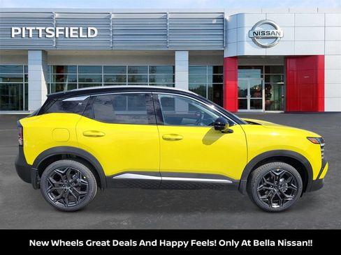New 2026 Nissan Kicks SR w/ SR Premium Package AWD/4WD image 2