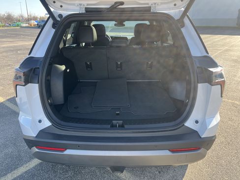 Used 2026 Chevrolet Equinox LT w/ Convenience Package II AWD/4WD image 16