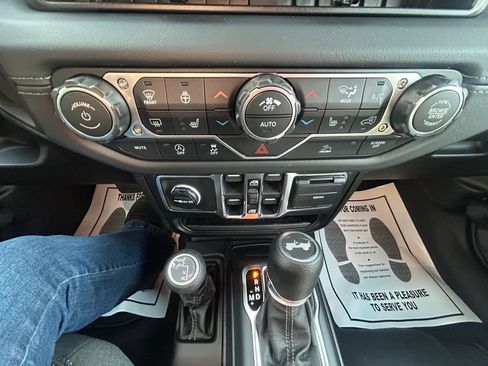 New 2026 Jeep Wrangler Unlimited Sahara AWD/4WD image 25