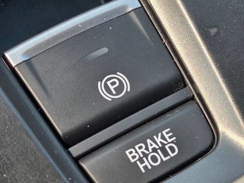 Used 2018 Honda Accord Touring image 15