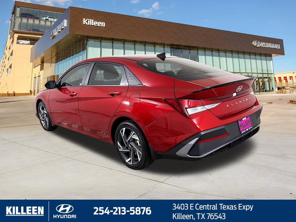 Used 2025 Hyundai Elantra Sport FWD image 6