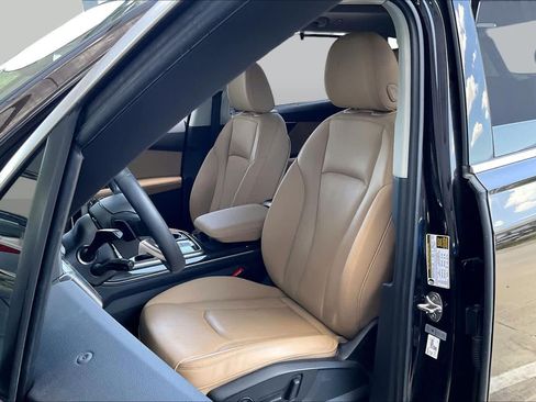 Used 2023 Audi Q7 3.0T Premium Plus w/ Premium Plus Package AWD/4WD image 8