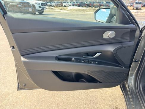 New 2026 Hyundai Elantra Limited FWD image 22