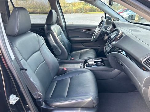 Used 2021 Honda Pilot Touring image 12