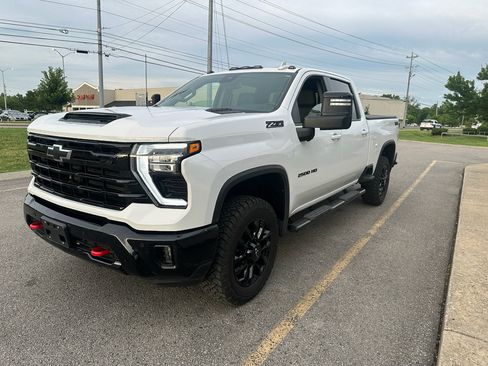 Used 2025 Chevrolet Silverado 2500 LTZ w/ LTZ Plus Package AWD/4WD image 10