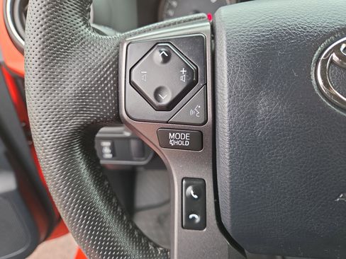 Certified 2016 Toyota Tacoma TRD Sport w/ Towing Package image 27